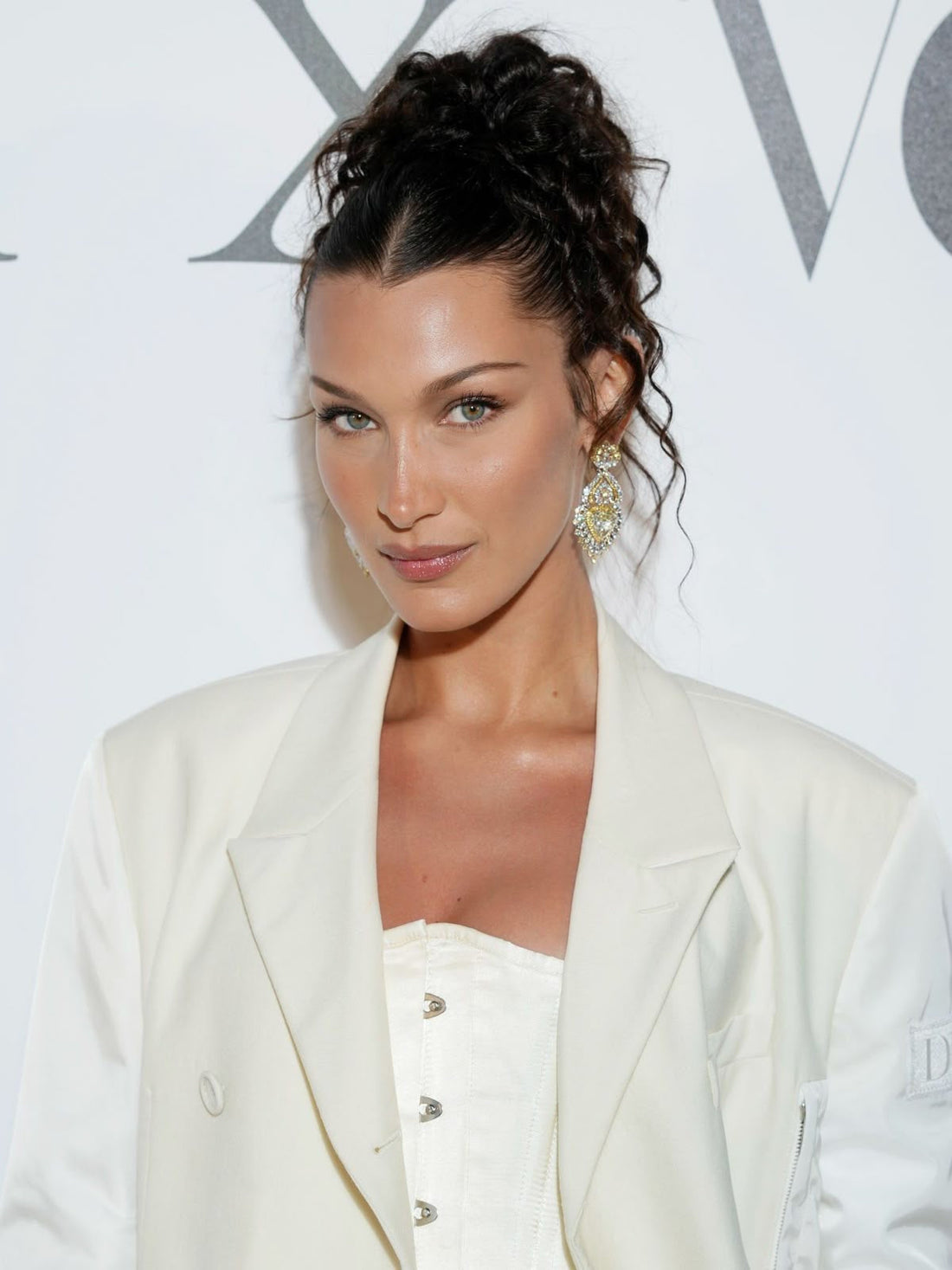 Bella Hadid’s Beauty Comeback: PFW SS 2026